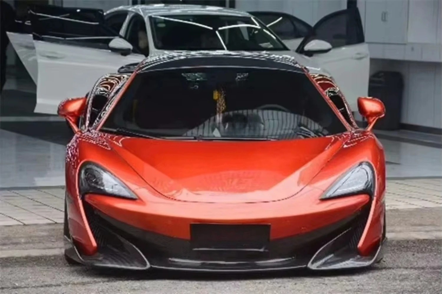 High Quality Fast Delivery Whole Sale Price Dry Carbon Fiber 600LT Front Bumper Lip Body Kits for  540-570S
